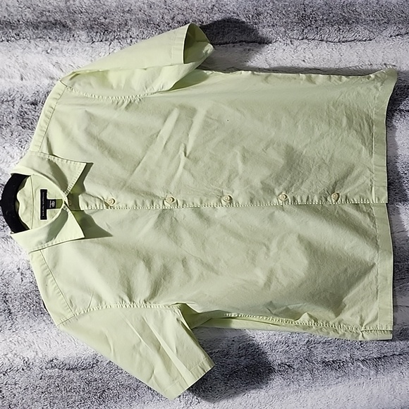 Banana Republic Other - BANANA REPUBLIC MEN'S BUTTON DOWN SHORTS SLEEVE SIZE M ,LIGHT GREEN